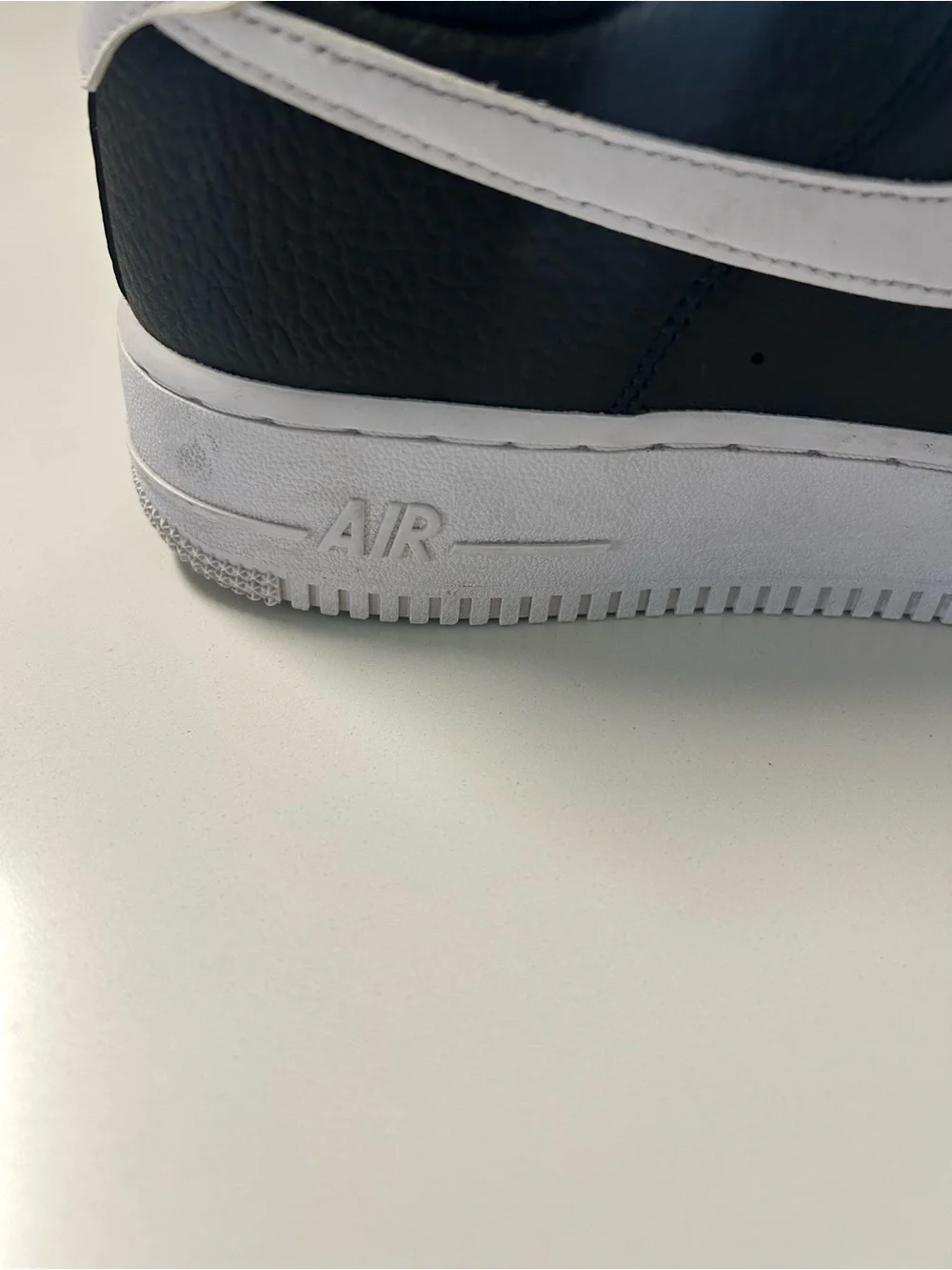 *Like New NIKE Air Force 1 Sneakers - Black/White